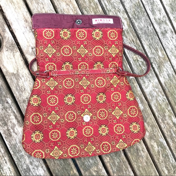 Red pattern purse - Picture 2 of 3